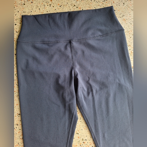 114 Alo Yoga Airbrush Winter Warm High-Waist Nocturne Leggings - Picture 3 of 12